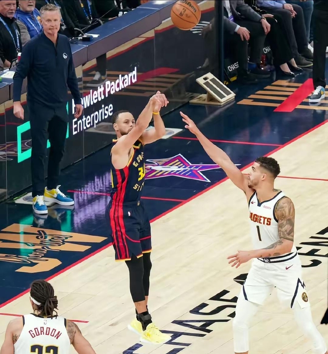 开云-包含掘金不断突破！，Scout连续十场比赛得分超过败北引发球迷热议的词条